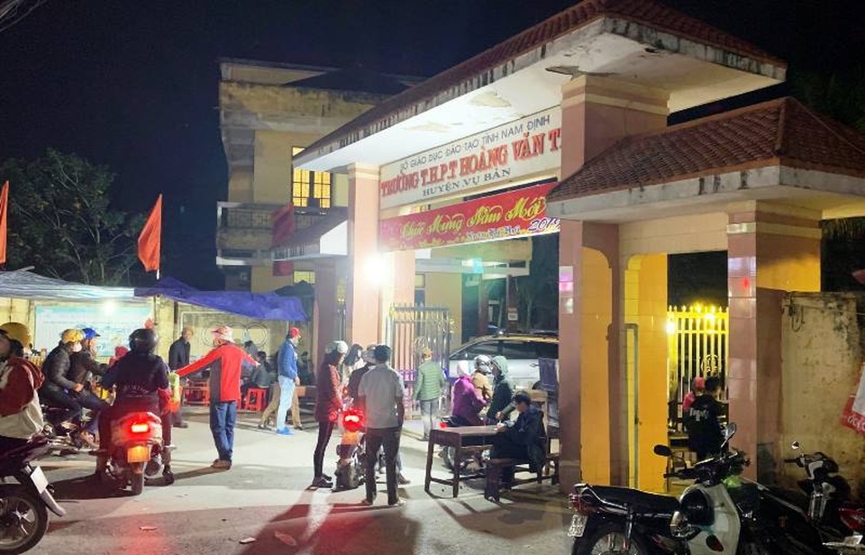 truong hoag van thu.jpg truong hoag van thu.jpg