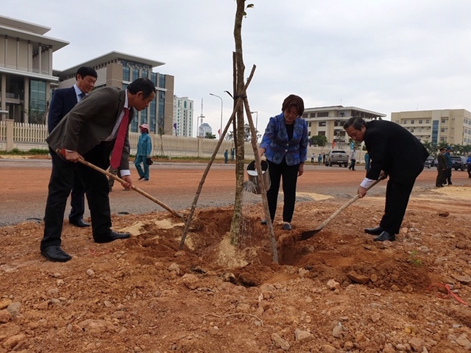 Quảng Bình: Phát động “Tết trồng cây đời đời nhớ ơn Bác Hồ” - 1 Quảng Bình: Phát động “Tết trồng cây đời đời nhớ ơn Bác Hồ” - 1