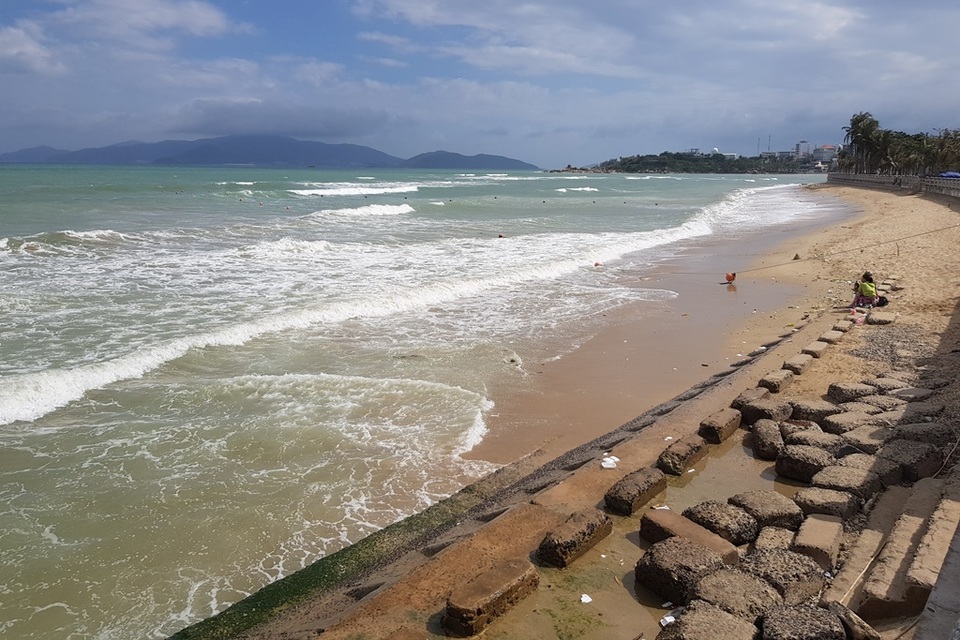2 du khách người Nga tử nạn khi tắm biển Nha Trang - 2 2 du khách người Nga tử nạn khi tắm biển Nha Trang - 2