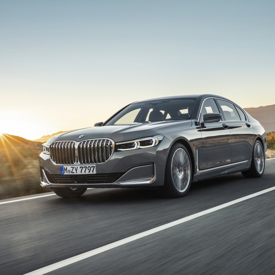 BMW sẽ thay thế dòng 7-Series bằng mẫu i7 chạy điện? - 1