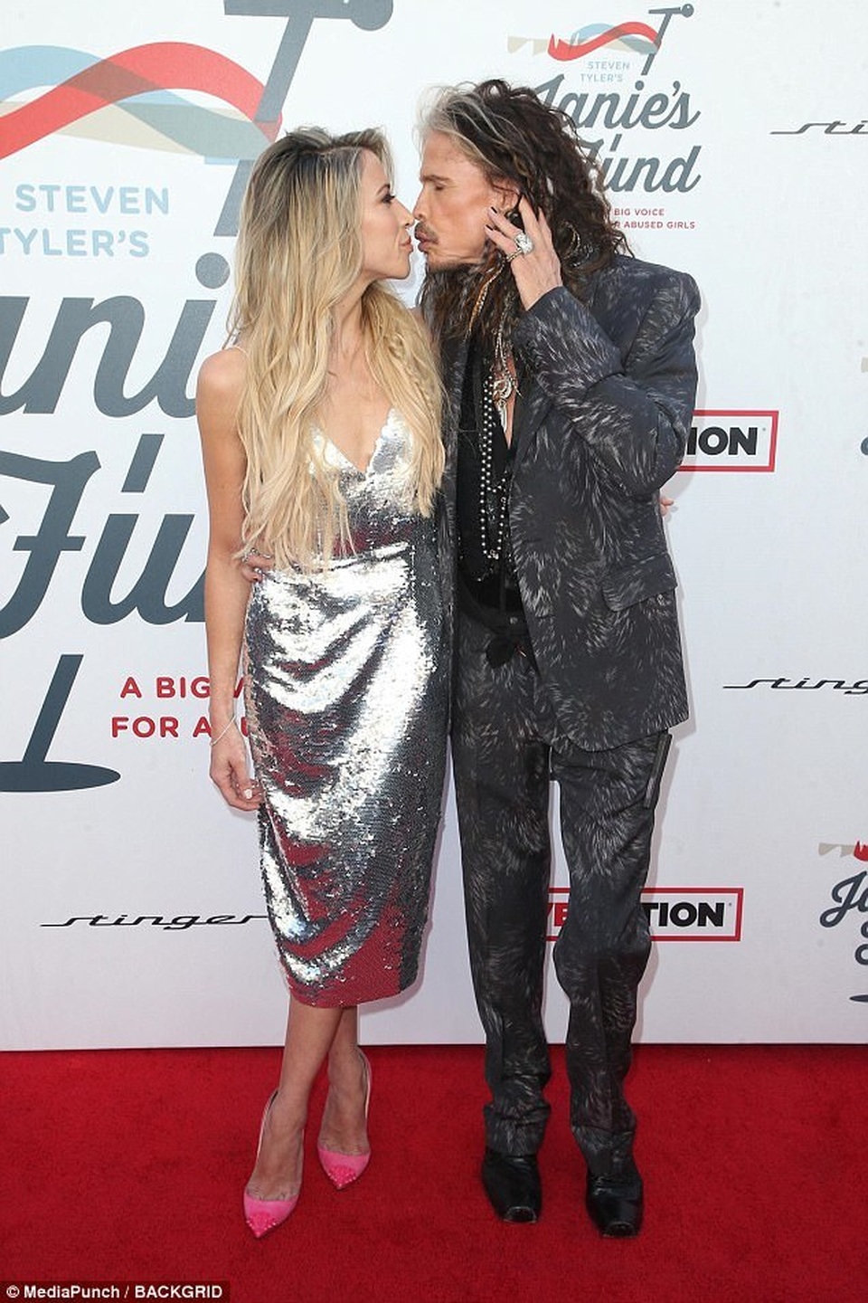 Rocker Steven Tyler hạnh phúc bên bạn gái kém 40 tuổi - 4 Rocker Steven Tyler hạnh phúc bên bạn gái kém 40 tuổi - 4