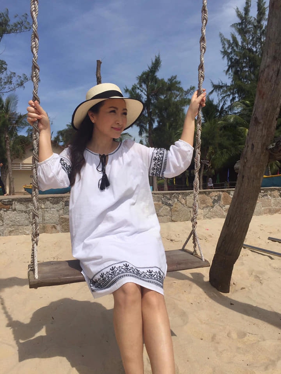 Khánh Huyền: “Tôi trải qua hai lần đò chắc chắn không phải do số mệnh” - 2 Khánh Huyền: “Tôi trải qua hai lần đò chắc chắn không phải do số mệnh” - 2