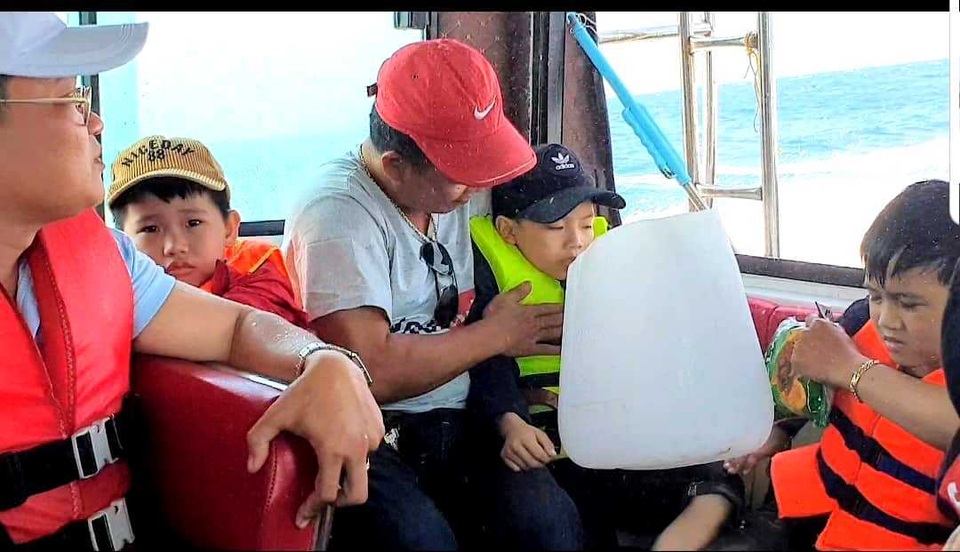 Hội An xử phạt tàu cao tốc chở khách quá quy định Hội An xử phạt tàu cao tốc chở khách quá quy định