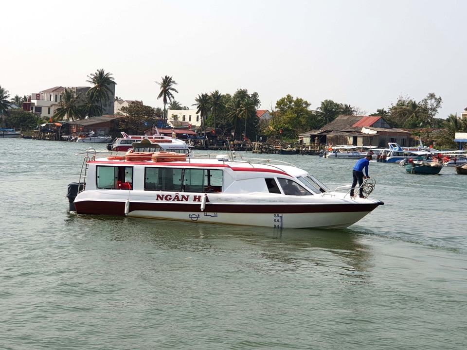 Hội An xử phạt tàu cao tốc chở khách quá quy định Hội An xử phạt tàu cao tốc chở khách quá quy định