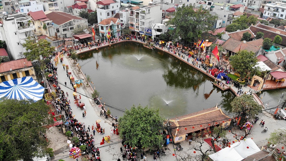 Trai làng Triều Khúc lả lơi trong điệu con đĩ đánh bồng - 15 Trai làng Triều Khúc lả lơi trong điệu con đĩ đánh bồng - 15