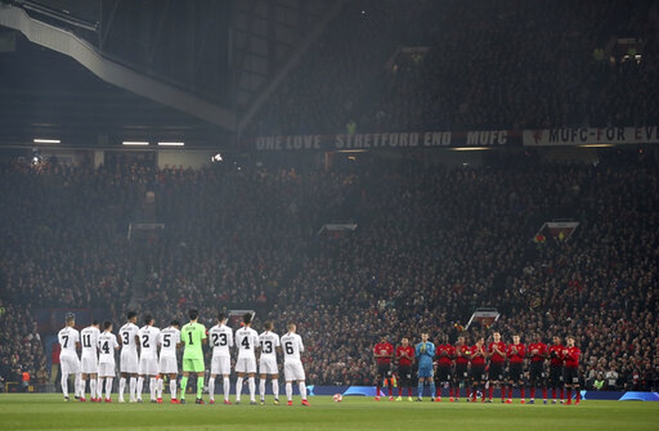 Man Utd 0-2 PSG: Pogba bị đuổi, Solskjaer nếm mùi thất bại - 18 Man Utd 0-2 PSG: Pogba bị đuổi, Solskjaer nếm mùi thất bại - 18