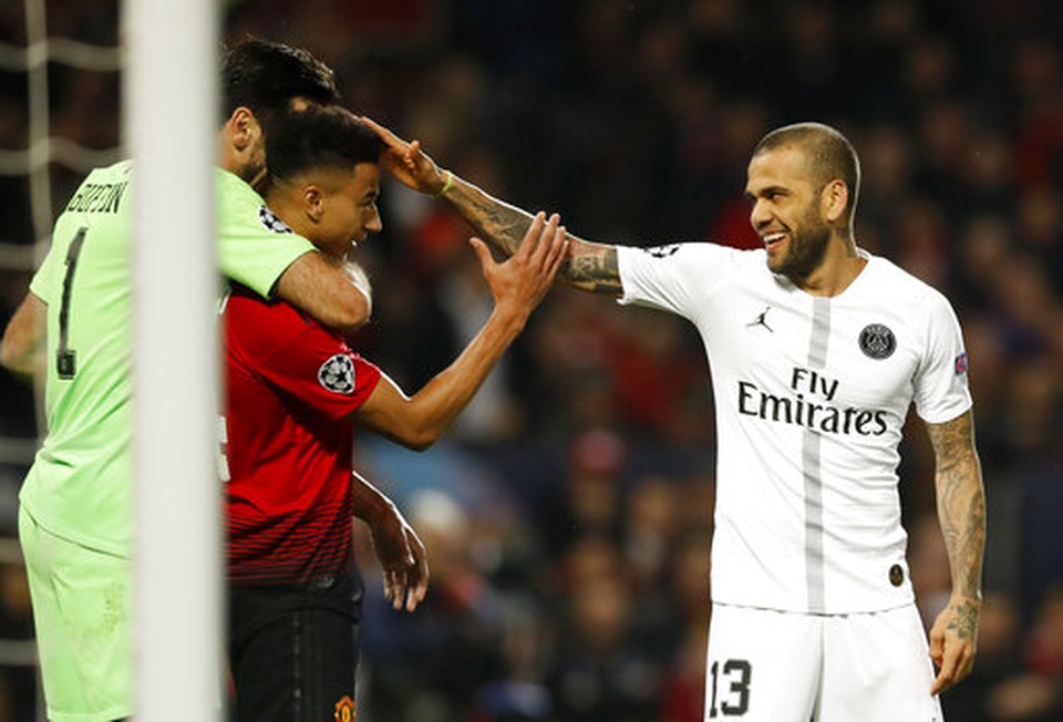Man Utd 0-2 PSG: Pogba bị đuổi, Solskjaer nếm mùi thất bại - 16 Man Utd 0-2 PSG: Pogba bị đuổi, Solskjaer nếm mùi thất bại - 16