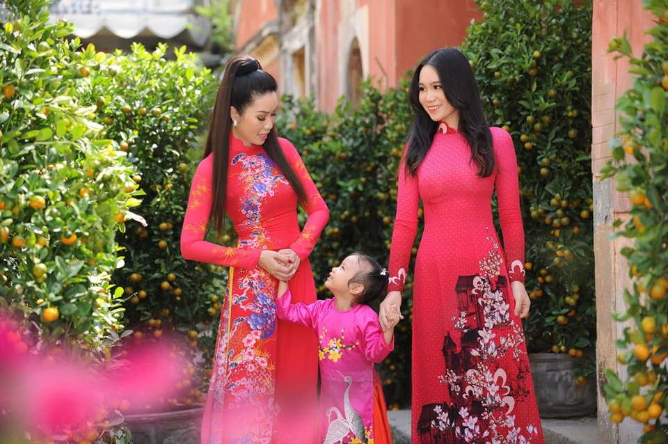 Con gái lớn Trịnh Kim Chi xinh như hoa hậu, điệu đà du xuân cùng mẹ - 1 Con gái lớn Trịnh Kim Chi xinh như hoa hậu, điệu đà du xuân cùng mẹ - 1