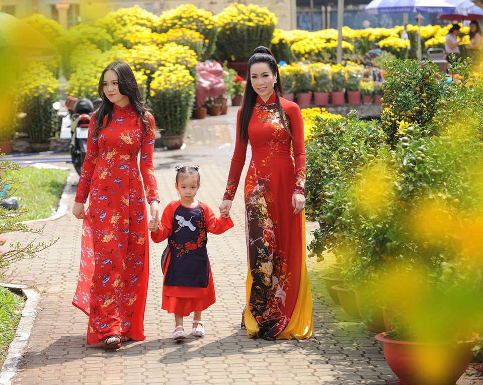 Con gái lớn Trịnh Kim Chi xinh như hoa hậu, điệu đà du xuân cùng mẹ - 7 Con gái lớn Trịnh Kim Chi xinh như hoa hậu, điệu đà du xuân cùng mẹ - 7