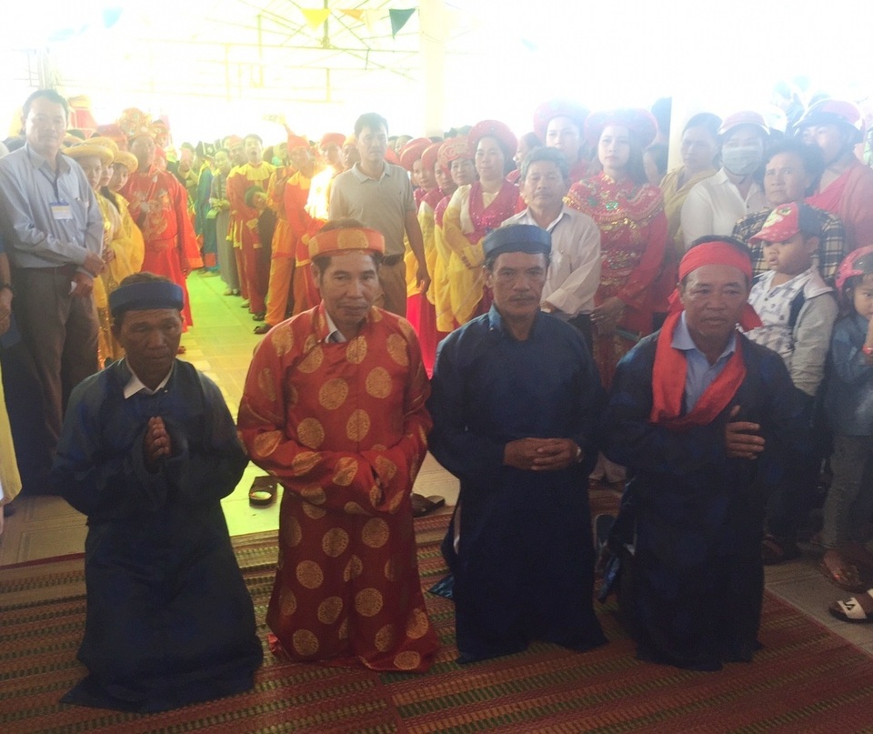 Bạc Liêu: Hàng ngàn người dự lễ Nghinh Ông Duyên Hải đầu năm mới - 6 Bạc Liêu: Hàng ngàn người dự lễ Nghinh Ông Duyên Hải đầu năm mới - 6
