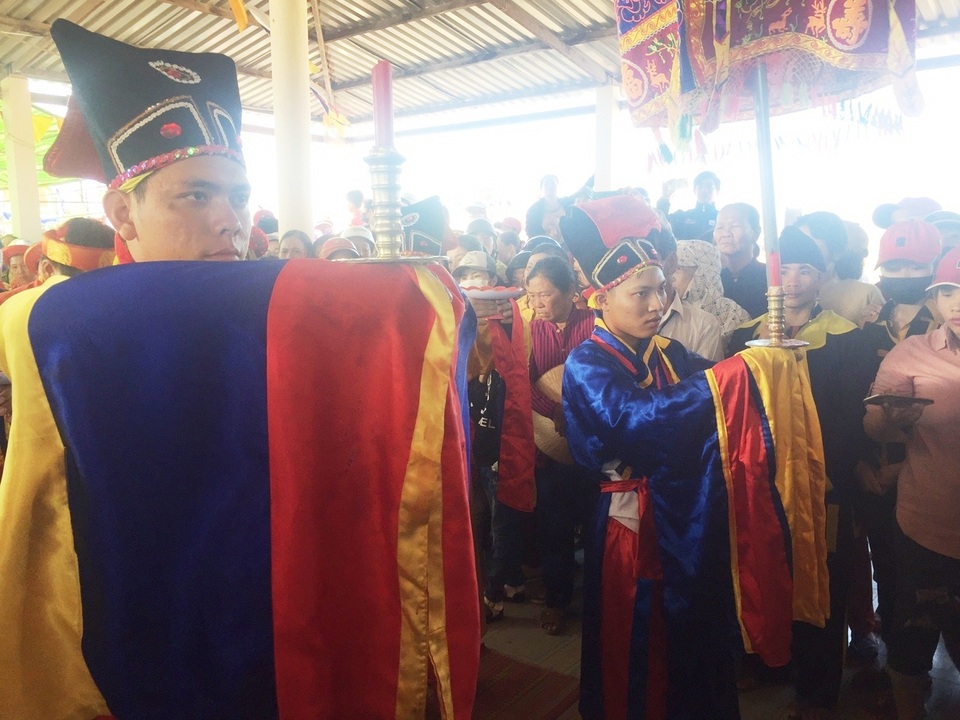 Bạc Liêu: Hàng ngàn người dự lễ Nghinh Ông Duyên Hải đầu năm mới - 7 Bạc Liêu: Hàng ngàn người dự lễ Nghinh Ông Duyên Hải đầu năm mới - 7