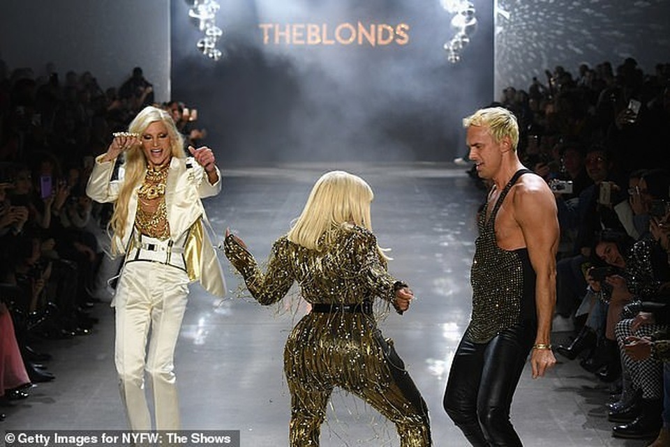 Lil Kim khoe ngực táo bạo - 6 Lil Kim khoe ngực táo bạo - 6