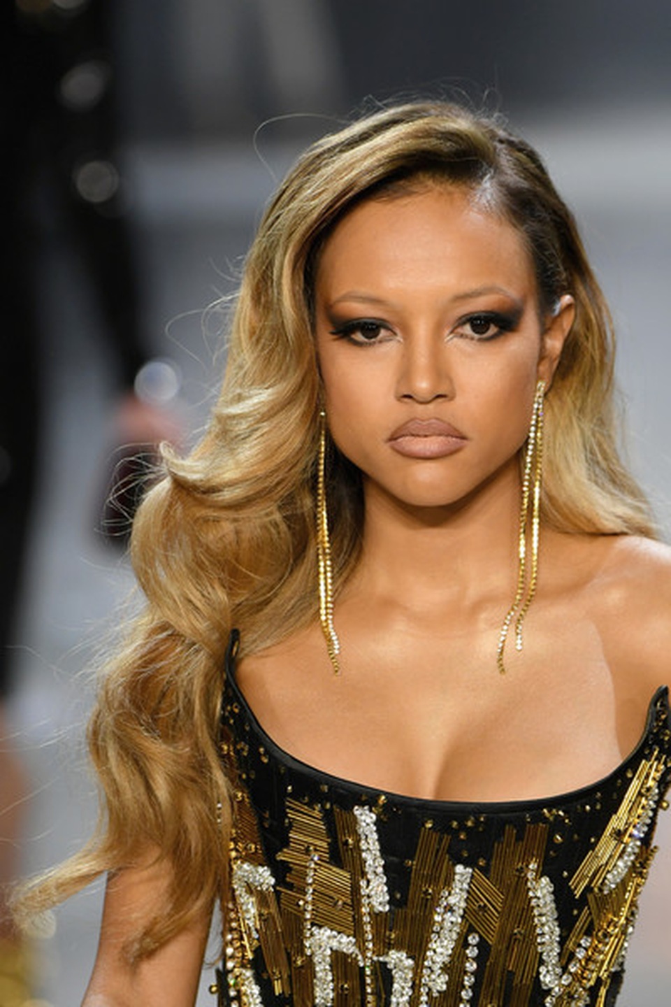 Hot girl gốc Việt Karrueche Tran nổi bật trên sàn catwalk - 2 Hot girl gốc Việt Karrueche Tran nổi bật trên sàn catwalk - 2
