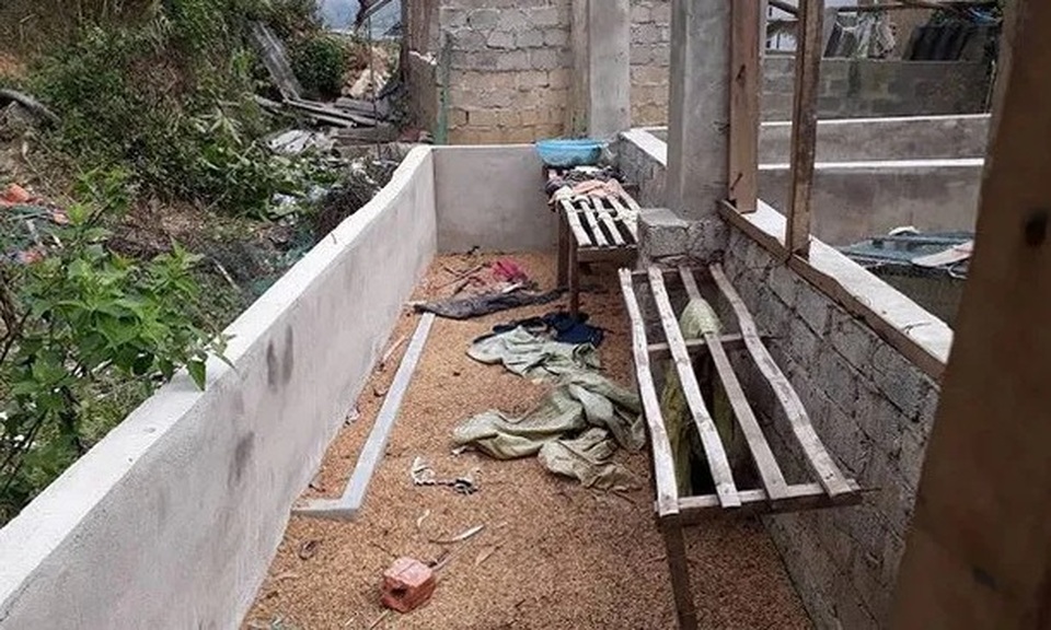 Khởi tố nghi phạm sát hại cô gái giao gà giúp mẹ chiều 30 tết - 2 Khởi tố nghi phạm sát hại cô gái giao gà giúp mẹ chiều 30 tết - 2