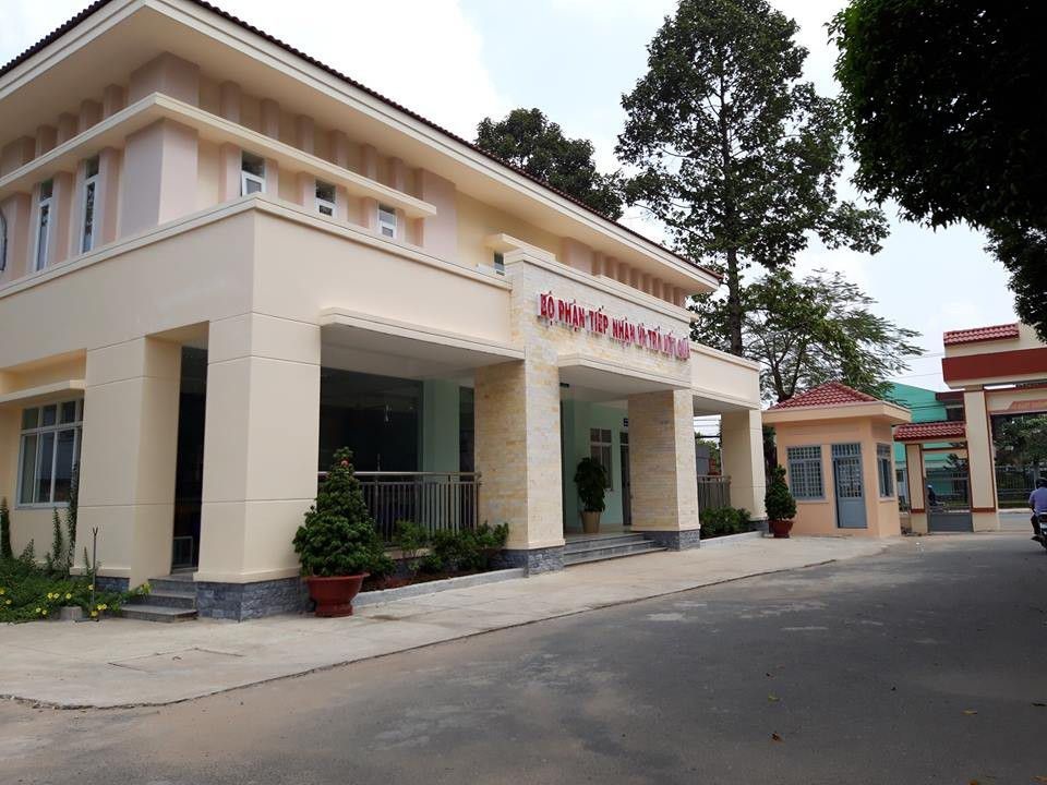Vụ bố khai tử cho con 3 lần không được: Kiểm điểm, chuyển công tác chủ tịch phường - 2 Vụ bố khai tử cho con 3 lần không được: Kiểm điểm, chuyển công tác chủ tịch phường - 2