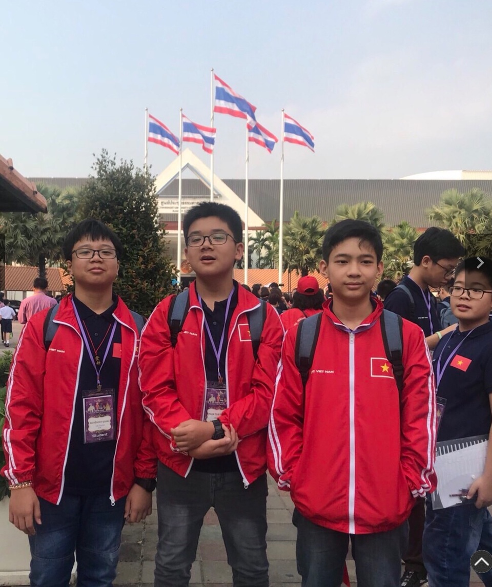 3 hoc sinh.jpg 3 hoc sinh.jpg