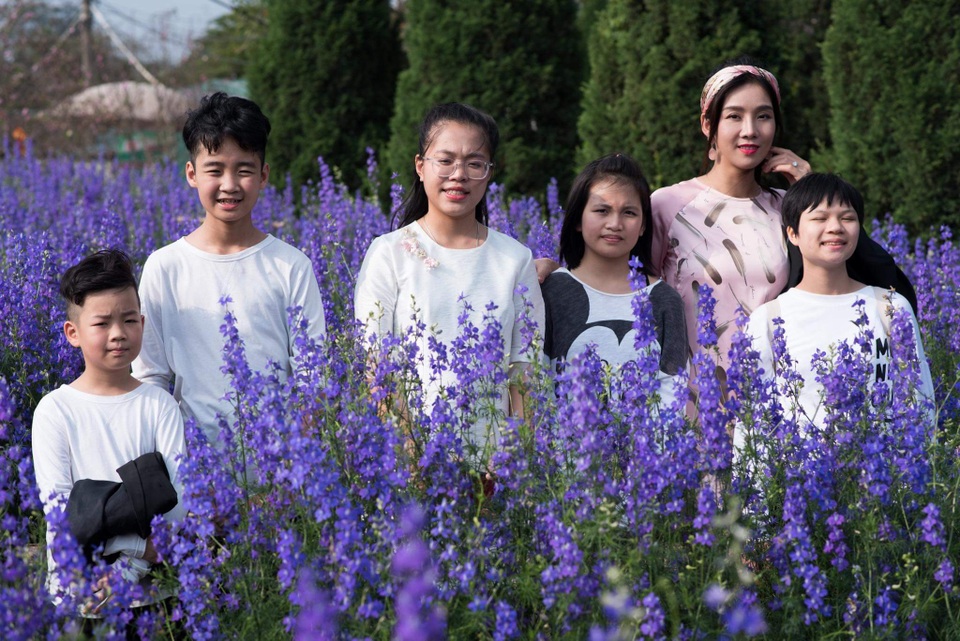 Cựu người mẫu Sao Xa khoe gia đình viên mãn trong ngày đầu năm - 6 Cựu người mẫu Sao Xa khoe gia đình viên mãn trong ngày đầu năm - 6