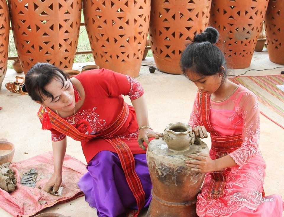 Làng gốm Bàu Trúc vắng khách du xuân, nghệ nhân cố giữ nghề truyền thống - 7