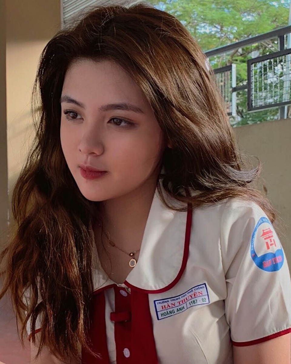 Thiếu nữ 17 tuổi gây “sốt” mạng: “Em không hề trang điểm quá nhiều” - 1 Thiếu nữ 17 tuổi gây “sốt” mạng: “Em không hề trang điểm quá nhiều” - 1