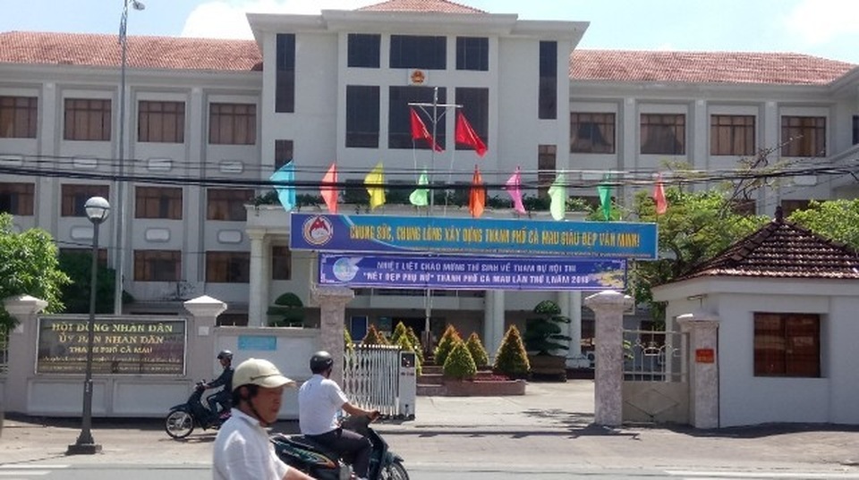 Chủ tịch tỉnh Cà Mau chỉ đạo giải quyết dứt điểm vụ tranh chấp đất kéo dài 10 năm! - 1 Chủ tịch tỉnh Cà Mau chỉ đạo giải quyết dứt điểm vụ tranh chấp đất kéo dài 10 năm! - 1