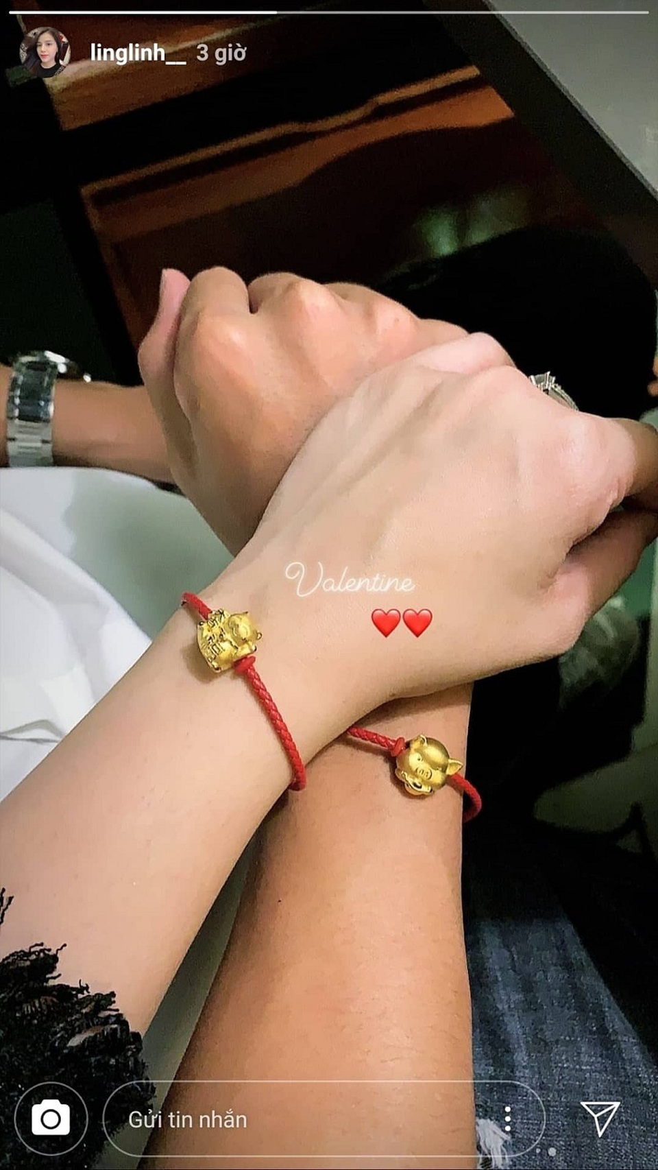 Dàn bạn gái tuyển U23 Việt Nam hào hứng khoe quà được tặng ngày Valentine - 1 Dàn bạn gái tuyển U23 Việt Nam hào hứng khoe quà được tặng ngày Valentine - 1