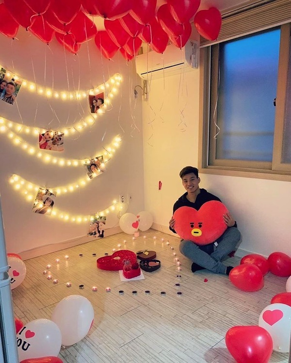 Dàn bạn gái tuyển U23 Việt Nam hào hứng khoe quà được tặng ngày Valentine - 5 Dàn bạn gái tuyển U23 Việt Nam hào hứng khoe quà được tặng ngày Valentine - 5