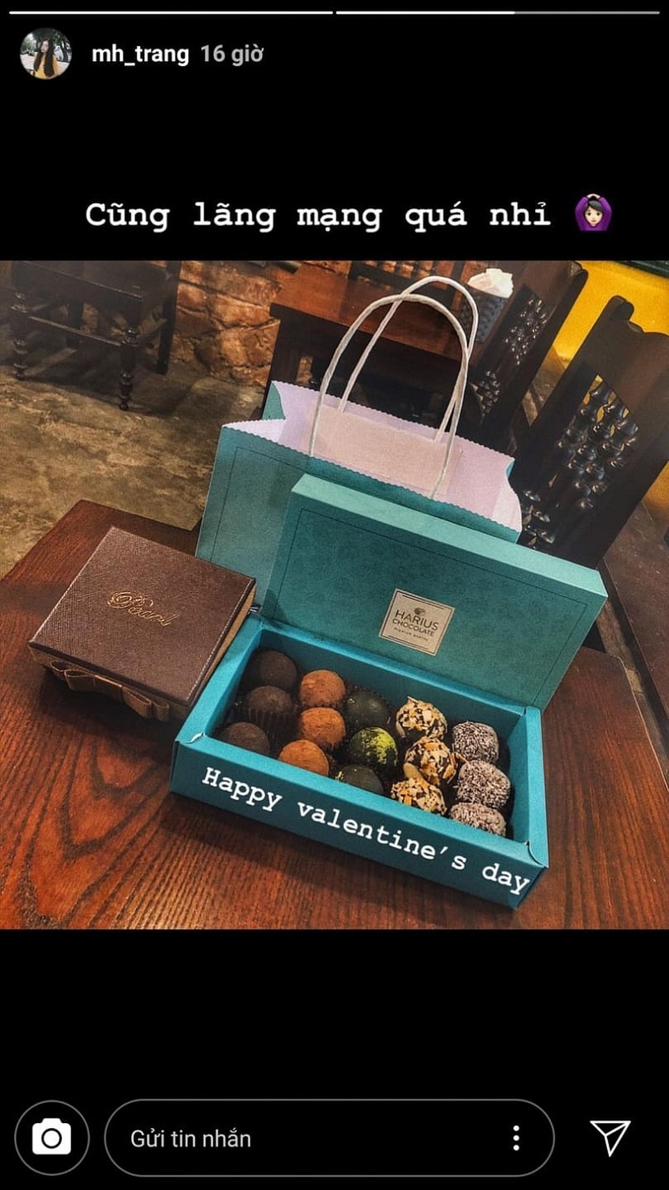 Dàn bạn gái tuyển U23 Việt Nam hào hứng khoe quà được tặng ngày Valentine - 9 Dàn bạn gái tuyển U23 Việt Nam hào hứng khoe quà được tặng ngày Valentine - 9
