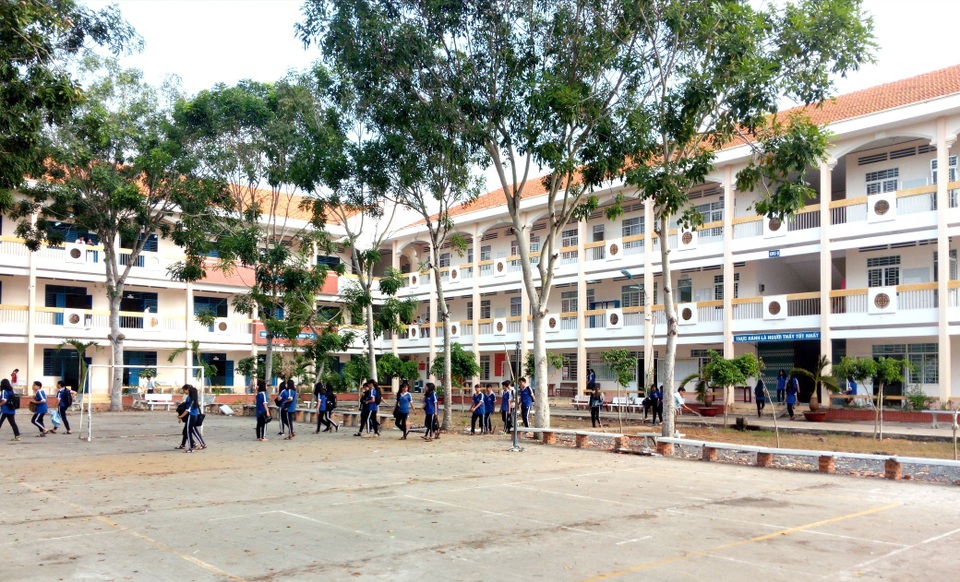 Trường đã được danh hiệu chuẩn Quốc gia đầu tiên của huyện An Phú. Trường đã được danh hiệu chuẩn Quốc gia đầu tiên của huyện An Phú.