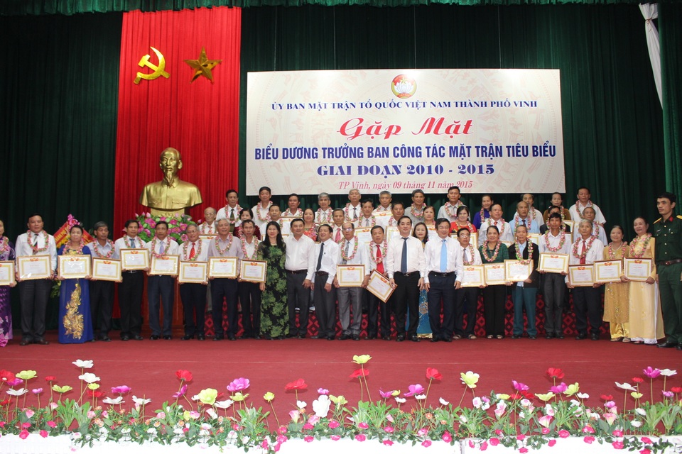 Người uy tín trong đồng bào dân tộc ở Nghệ An: Hãy đi từ cái nhỏ nhất! - 2 Người uy tín trong đồng bào dân tộc ở Nghệ An: Hãy đi từ cái nhỏ nhất! - 2