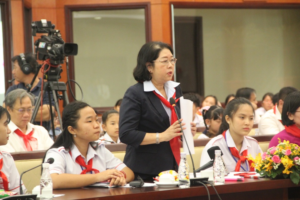 Học sinh TPHCM “xin” giảm áp lực cho thầy cô - 5 Học sinh TPHCM “xin” giảm áp lực cho thầy cô - 5