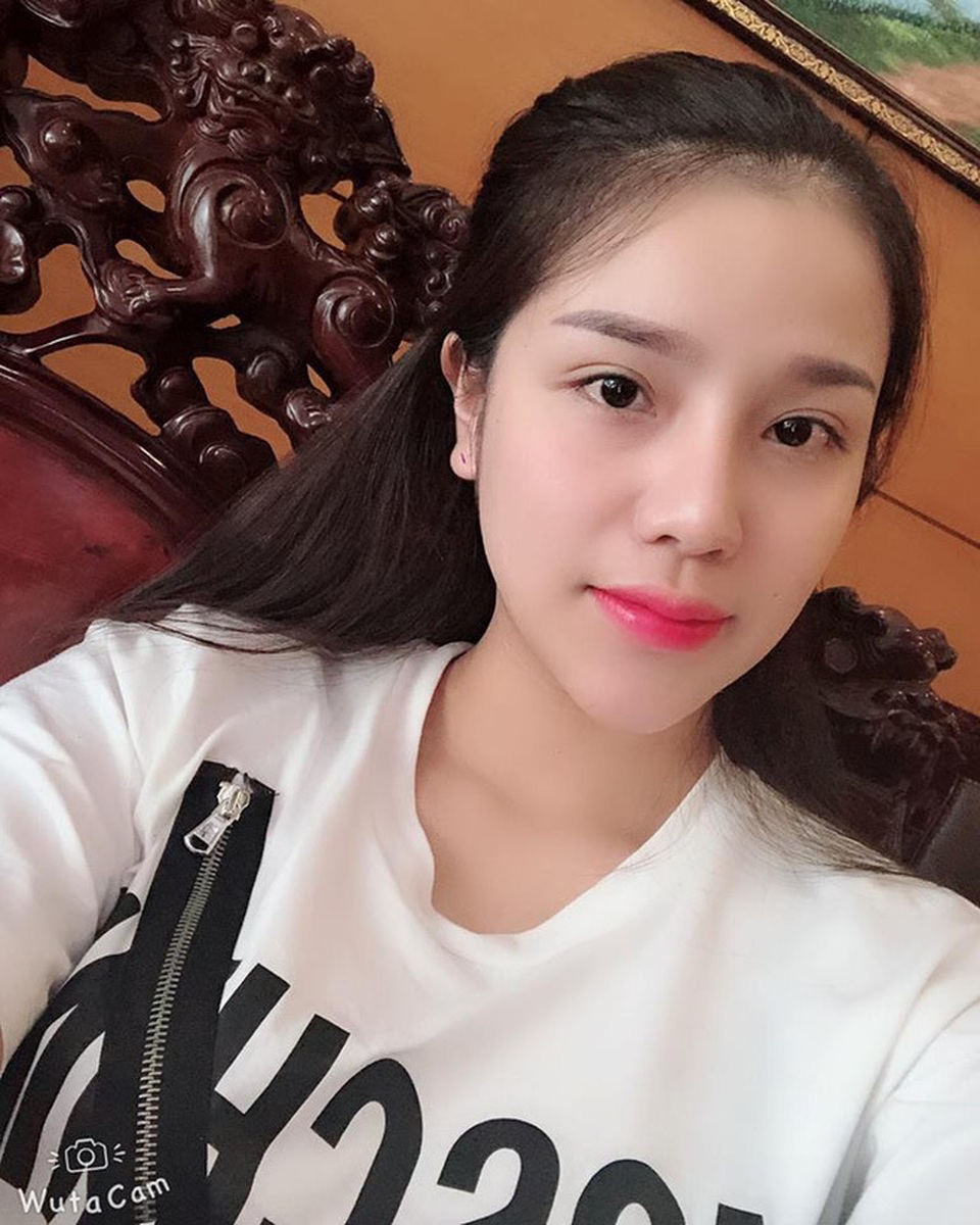 Bạn gái trung vệ Bùi Tiến Dũng lộ ảnh hồi chưa “dậy thì thành công” - 4 Bạn gái trung vệ Bùi Tiến Dũng lộ ảnh hồi chưa “dậy thì thành công” - 4