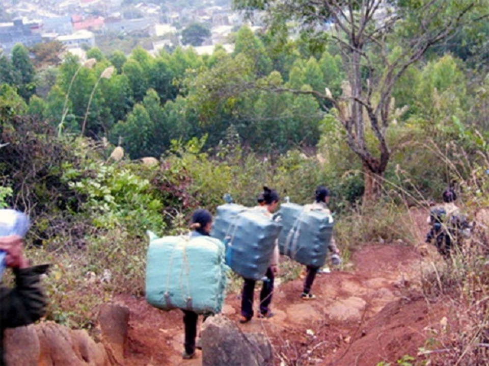 Biên phòng Lạng Sơn xin 3 tỷ đồng làm hàng rào thép gai ngăn buôn lậu - 1 Biên phòng Lạng Sơn xin 3 tỷ đồng làm hàng rào thép gai ngăn buôn lậu - 1