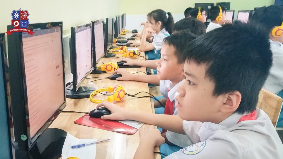 IVY_EC_VONG 1001.jpg IVY_EC_VONG 1001.jpg