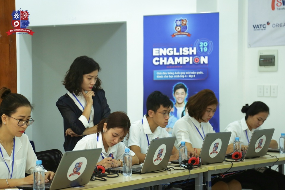 IVY_EC_VONG 1010.jpg IVY_EC_VONG 1010.jpg