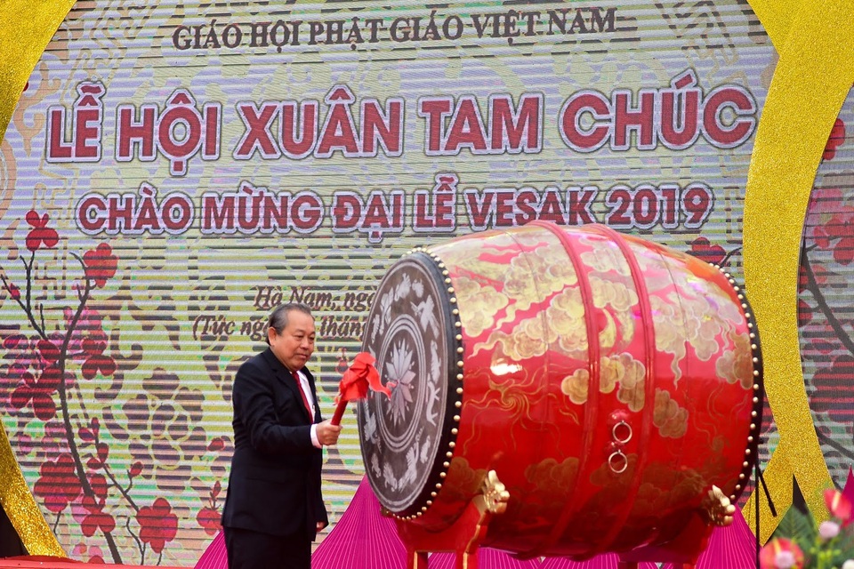 Hàng nghìn người đổ về dự lễ khai hội xuân ở ngôi chùa lớn nhất thế giới - 16 Hàng nghìn người đổ về dự lễ khai hội xuân ở ngôi chùa lớn nhất thế giới - 16