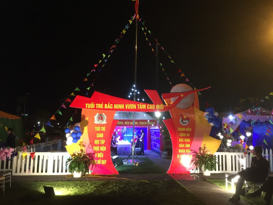 trại 8.JPG trại 8.JPG