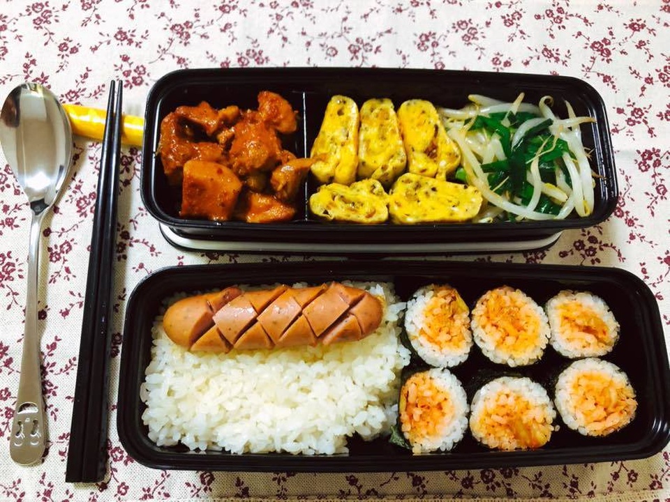 Phát sốt” với những hộp cơm bắt mắt vợ Việt chuẩn bị cho chồng đi làm - 6 Phát sốt” với những hộp cơm bắt mắt vợ Việt chuẩn bị cho chồng đi làm - 6