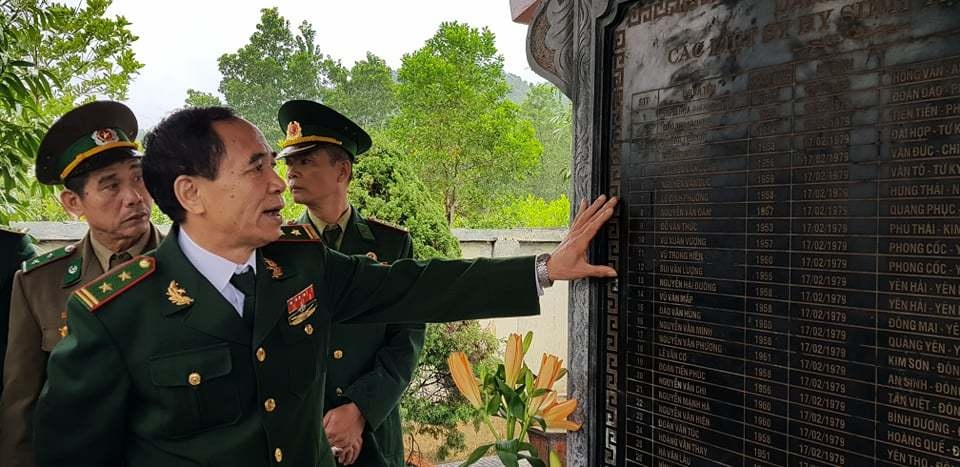 Giọt nước mắt tưởng nhớ đồng đội trên đỉnh Pò Hèn - 11 Giọt nước mắt tưởng nhớ đồng đội trên đỉnh Pò Hèn - 11