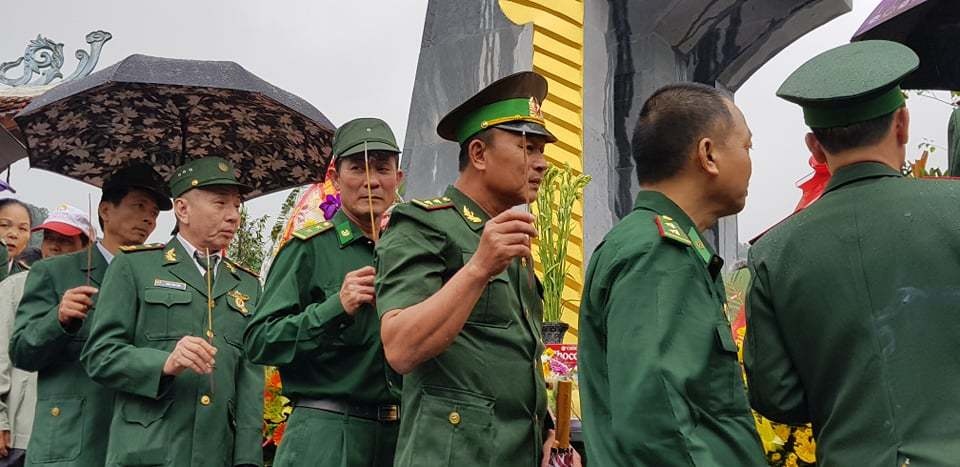 Giọt nước mắt tưởng nhớ đồng đội trên đỉnh Pò Hèn - 5 Giọt nước mắt tưởng nhớ đồng đội trên đỉnh Pò Hèn - 5