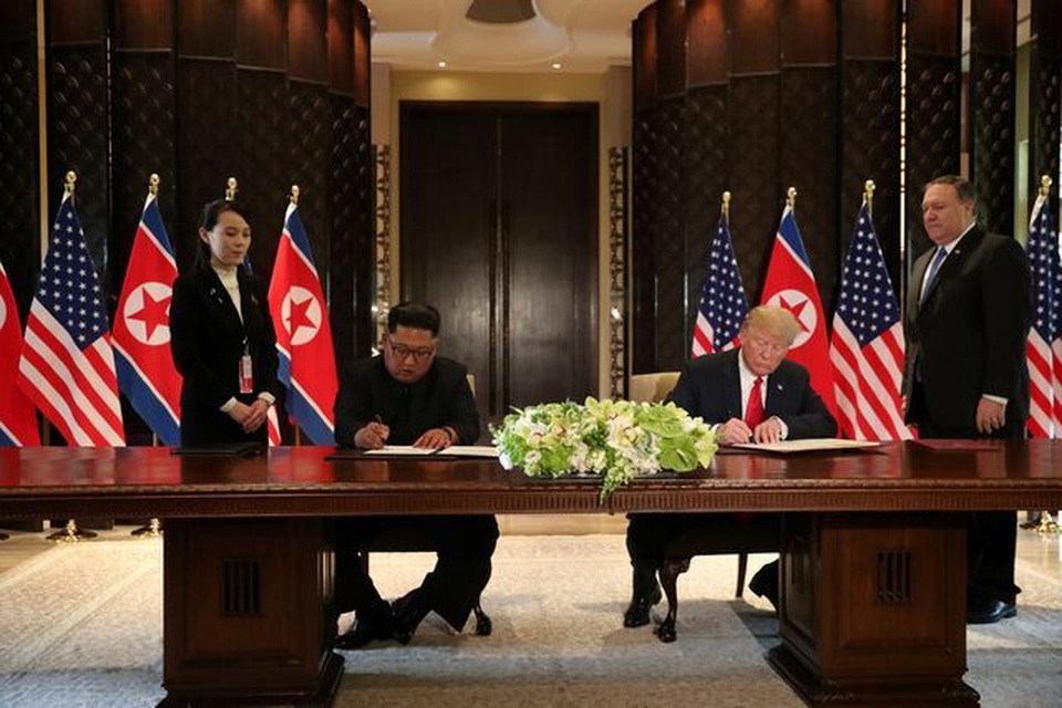 Hai tấm thảm đỏ và bí mật phút chót tại thượng đỉnh Trump - Kim ở Singapore - 1 Hai tấm thảm đỏ và bí mật phút chót tại thượng đỉnh Trump - Kim ở Singapore - 1