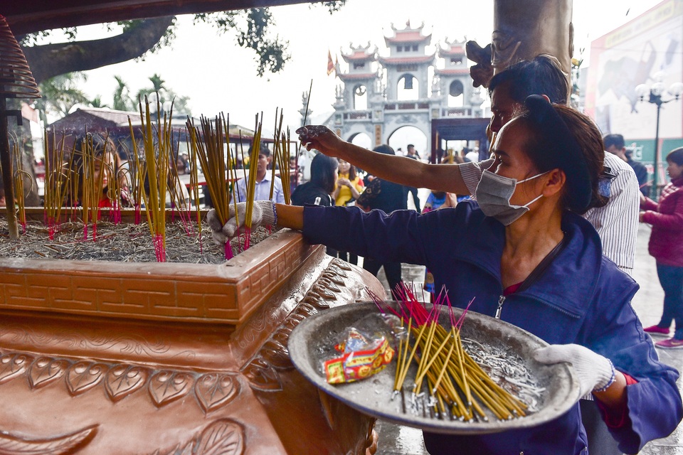 Vắng người vay vốn Bà Chúa Kho trong ngày khai hội - 8 Vắng người vay vốn Bà Chúa Kho trong ngày khai hội - 8