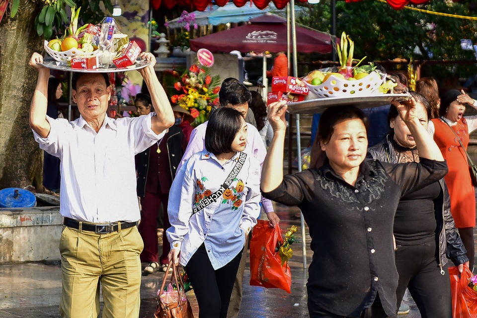 Vắng người vay vốn Bà Chúa Kho trong ngày khai hội - 7 Vắng người vay vốn Bà Chúa Kho trong ngày khai hội - 7