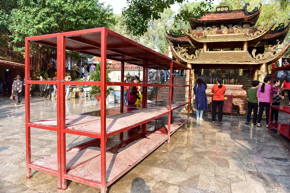 Vắng người vay vốn Bà Chúa Kho trong ngày khai hội - 3 Vắng người vay vốn Bà Chúa Kho trong ngày khai hội - 3