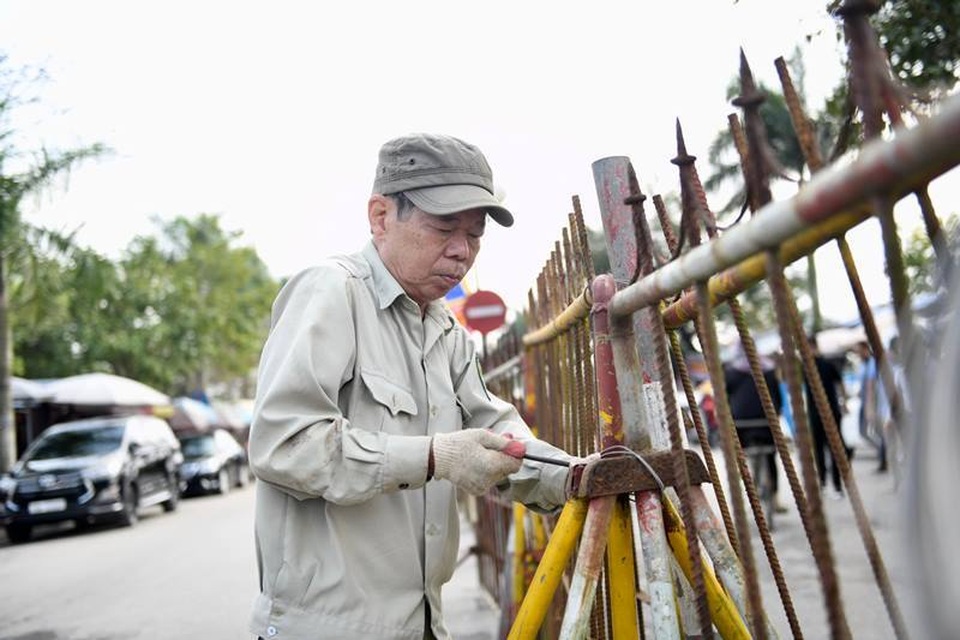 Huy động hơn 2.000 người tham gia bảo vệ lễ Khai ấn đền Trần - 5 Huy động hơn 2.000 người tham gia bảo vệ lễ Khai ấn đền Trần - 5