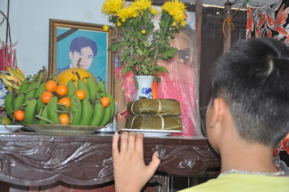 Tâm sự đẫm nước mắt của cậu bé mồ côi bố, mẹ bỏ đi lấy chồng không nuôi - 1 Tâm sự đẫm nước mắt của cậu bé mồ côi bố, mẹ bỏ đi lấy chồng không nuôi - 1
