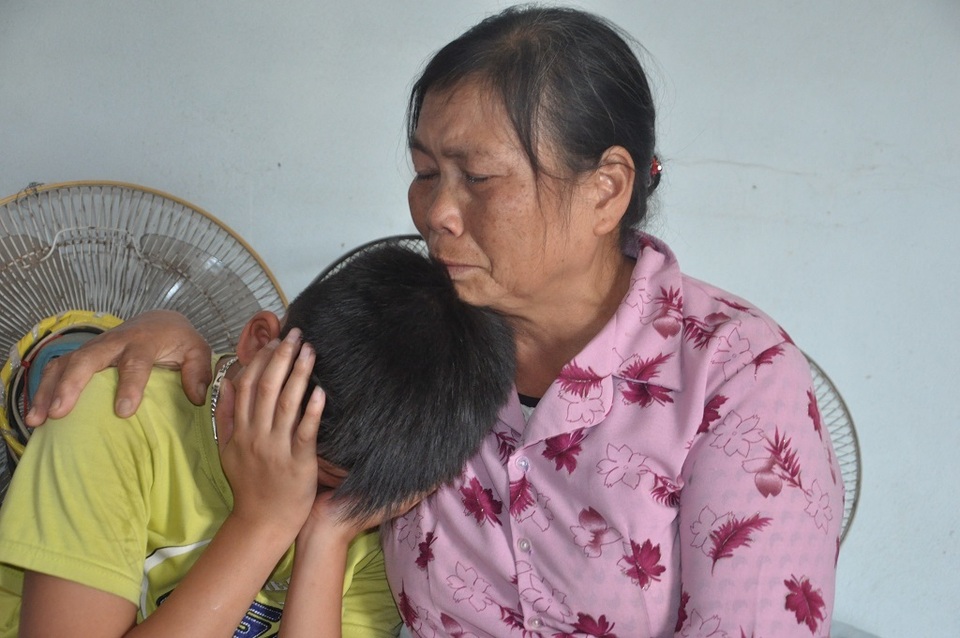 Tâm sự đẫm nước mắt của cậu bé mồ côi bố, mẹ bỏ đi lấy chồng không nuôi - 6 Tâm sự đẫm nước mắt của cậu bé mồ côi bố, mẹ bỏ đi lấy chồng không nuôi - 6