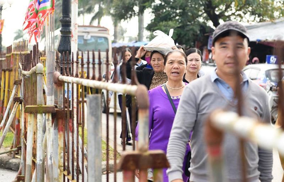 Khách sạn, nhà nghỉ tăng giá đột biến vẫn cháy phòng ở lễ Khai ấn Đền Trần - 1 Khách sạn, nhà nghỉ tăng giá đột biến vẫn cháy phòng ở lễ Khai ấn Đền Trần - 1