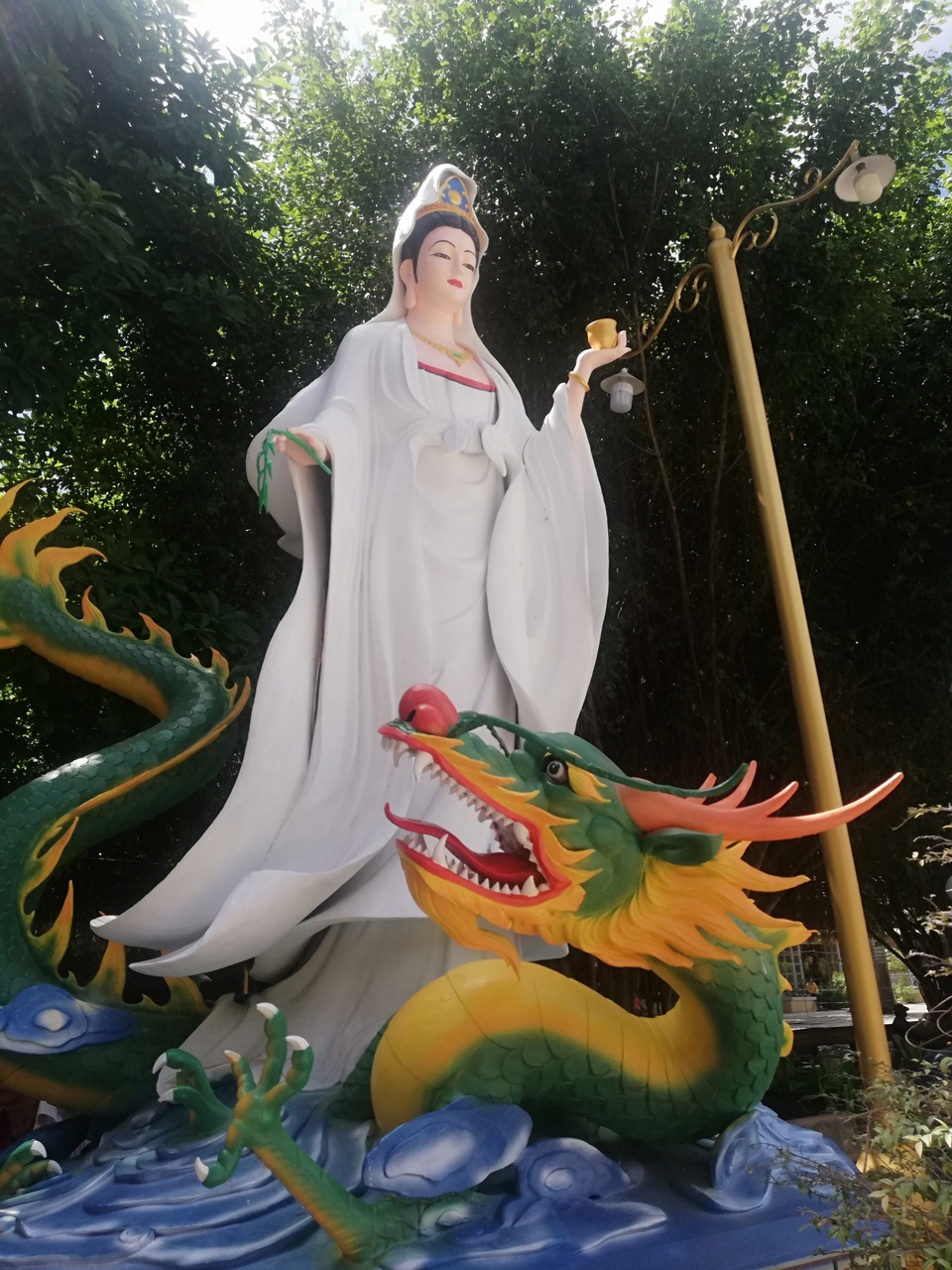 Đầu năm, thăm ngôi chùa có tượng Phật Quan Âm cao nhất miền Tây - 10 Đầu năm, thăm ngôi chùa có tượng Phật Quan Âm cao nhất miền Tây - 10