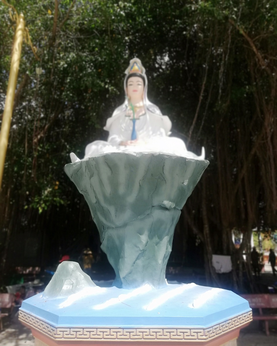 Đầu năm, thăm ngôi chùa có tượng Phật Quan Âm cao nhất miền Tây - 38 Đầu năm, thăm ngôi chùa có tượng Phật Quan Âm cao nhất miền Tây - 38