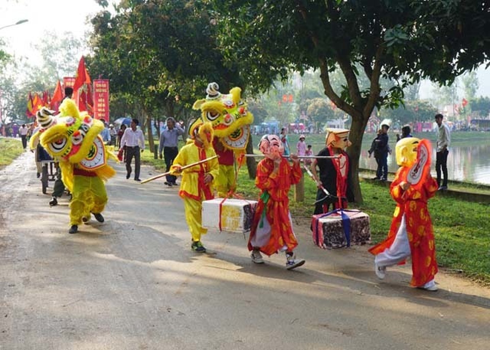 khai hoi vua mai 2.jpg khai hoi vua mai 2.jpg
